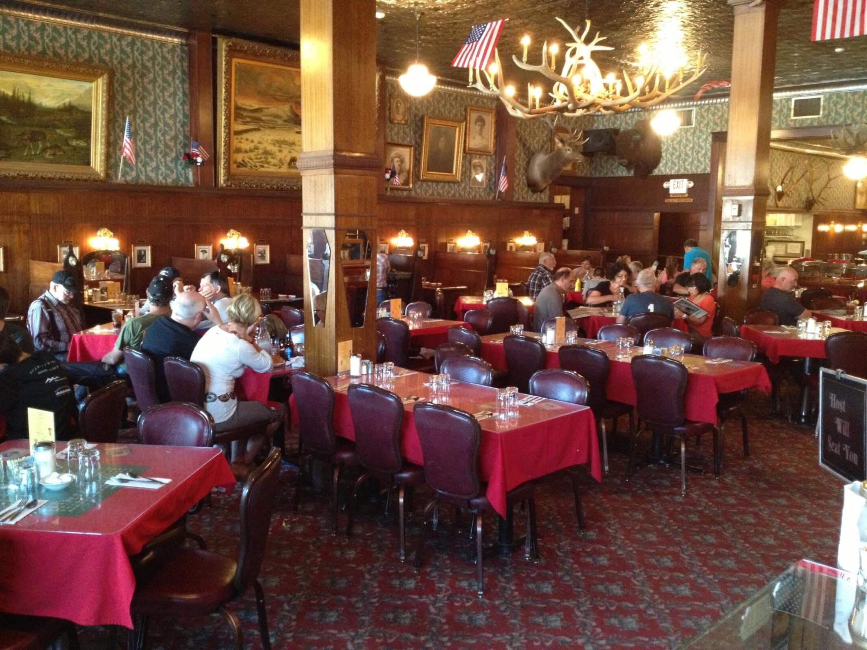 breakfast, lunch and dinner served