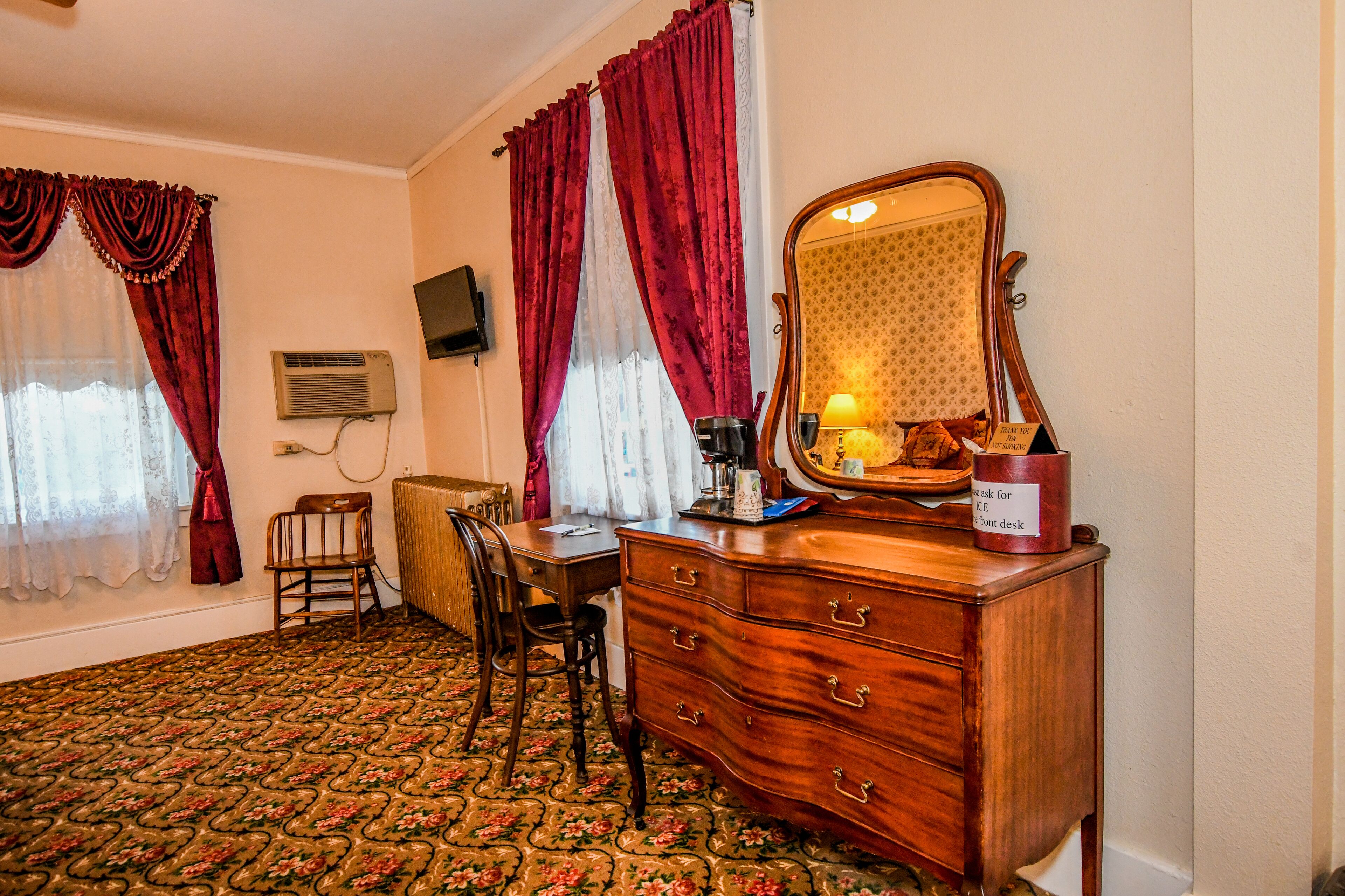 standard room, 1 king bed | living area | tv