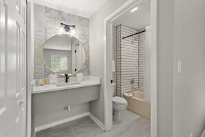 Eco-friendly toiletries, hair dryer, towels, soap - The 505 Collection (Atlanta)