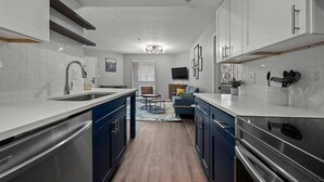 Room - The 505 Collection (Atlanta)