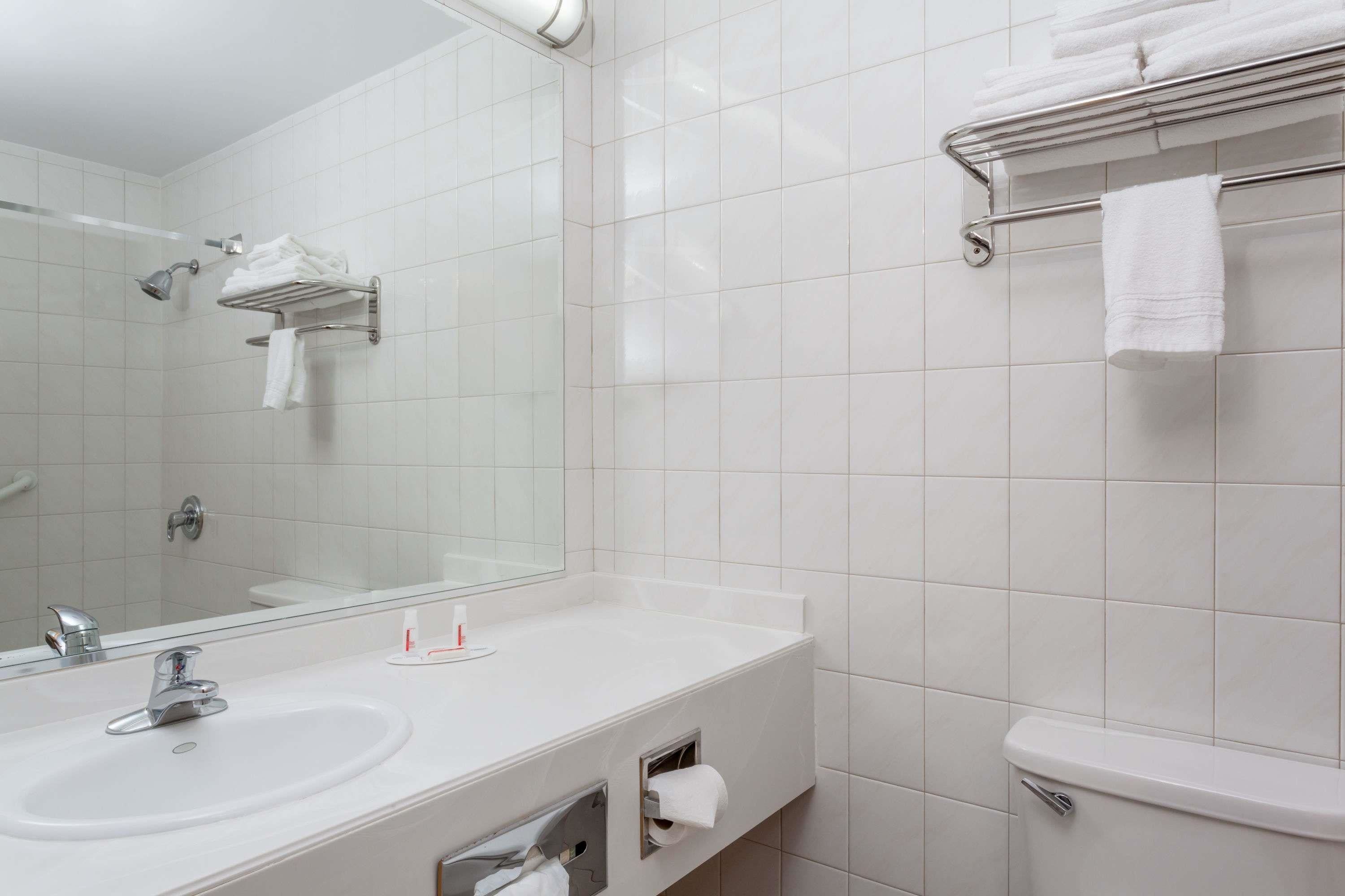 Photo - Days Inn by Wyndham Woodbury Long Island