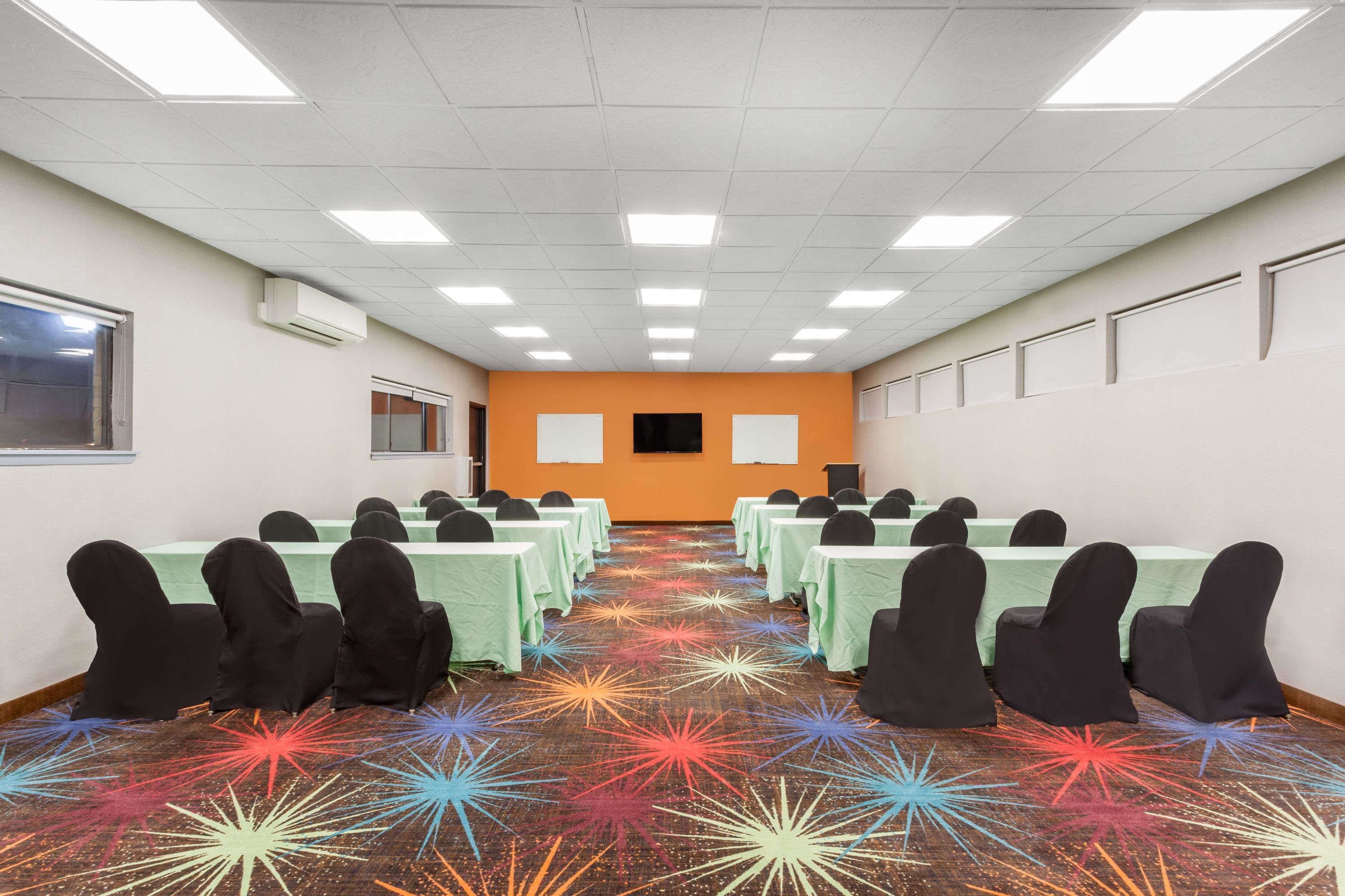 Photo - Days Inn by Wyndham Woodbury Long Island