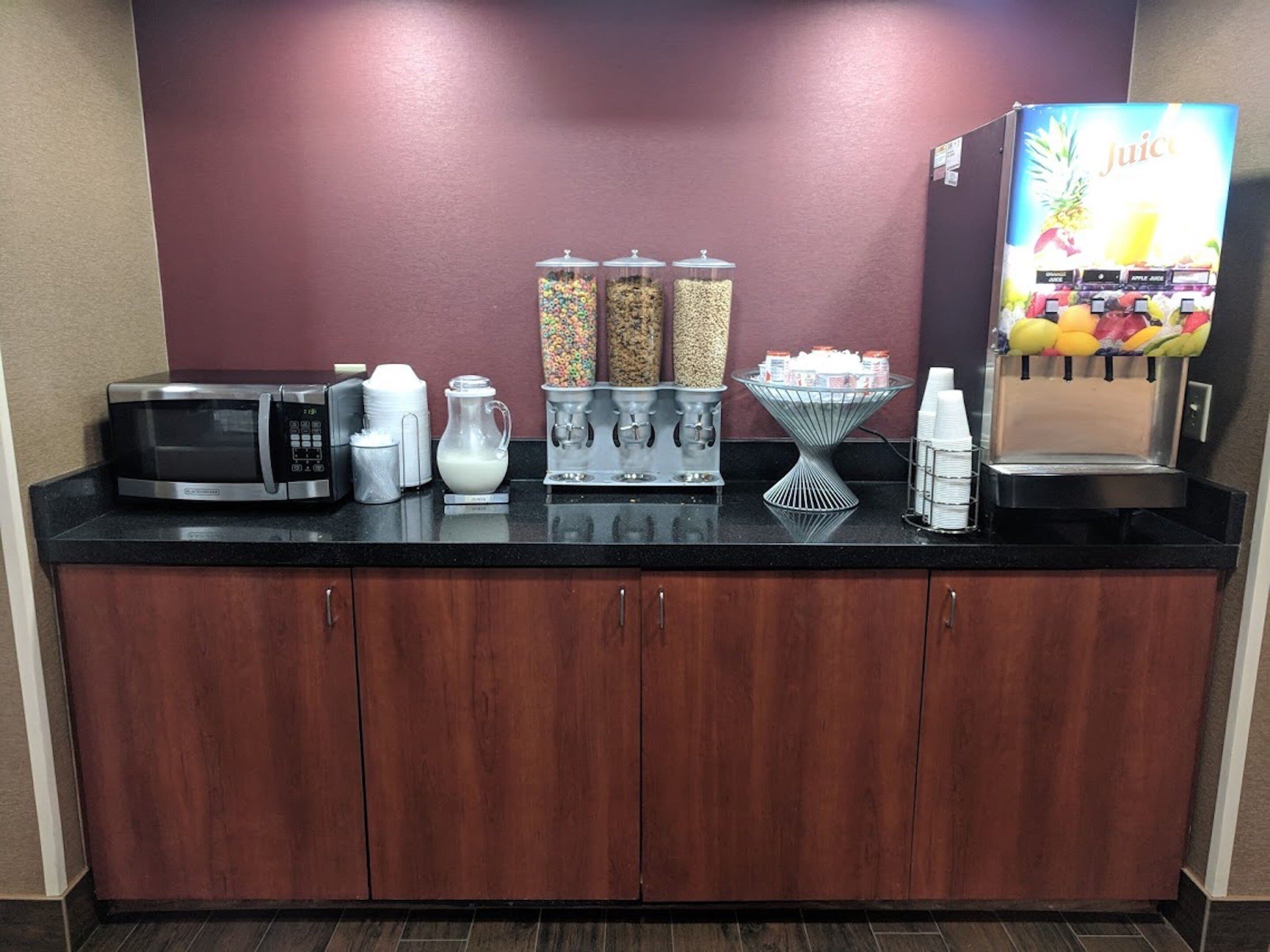 Free daily continental breakfast 