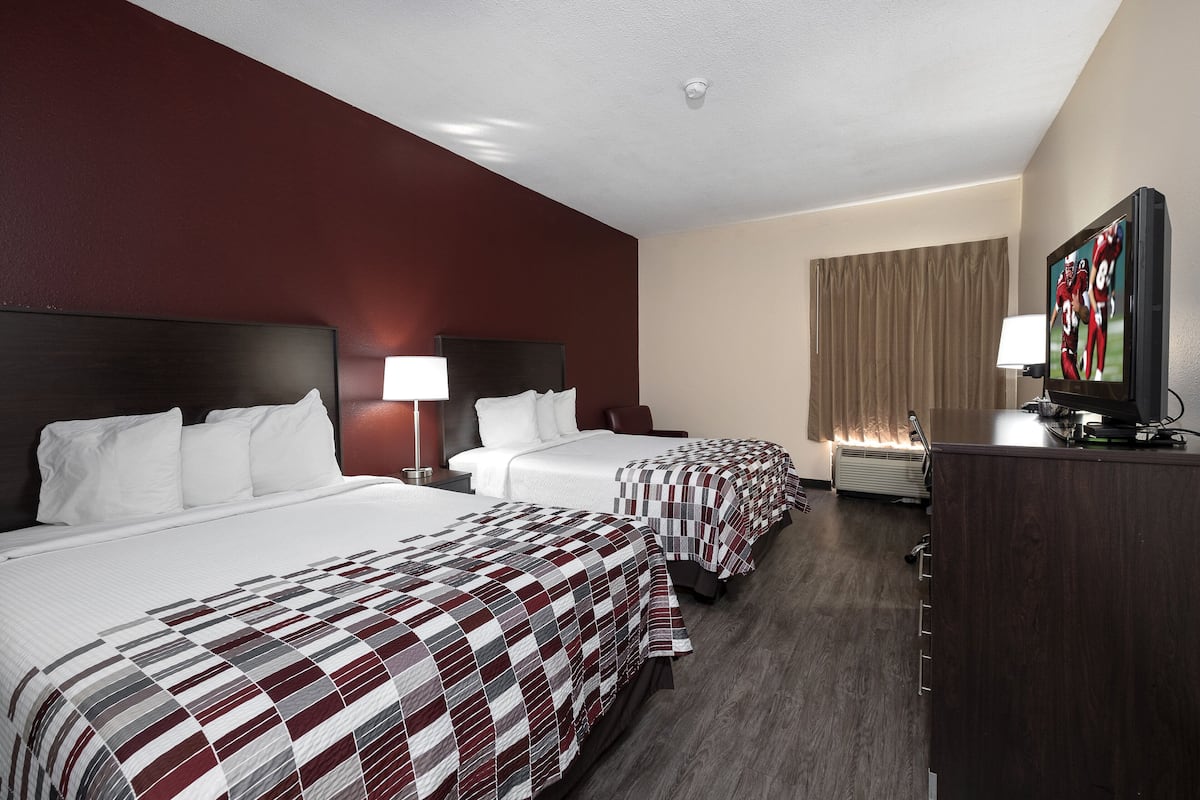 Pillow-top beds, desk, blackout curtains, free WiFi