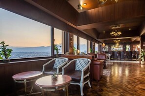 Bar (on property) - The Everest Hotel Kathmandu (Kathmandu)