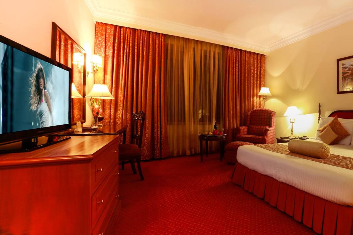 Suite, 1 King Bed | Premium bedding