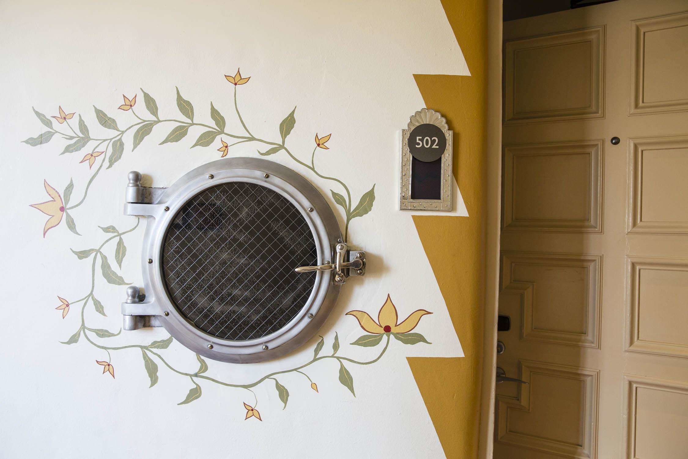 premium bedding, pillow-top beds, in-room safe, desk