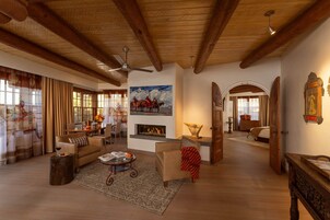 Suite, 1 King Bed | Premium bedding, pillowtop beds, in-room safe, desk
