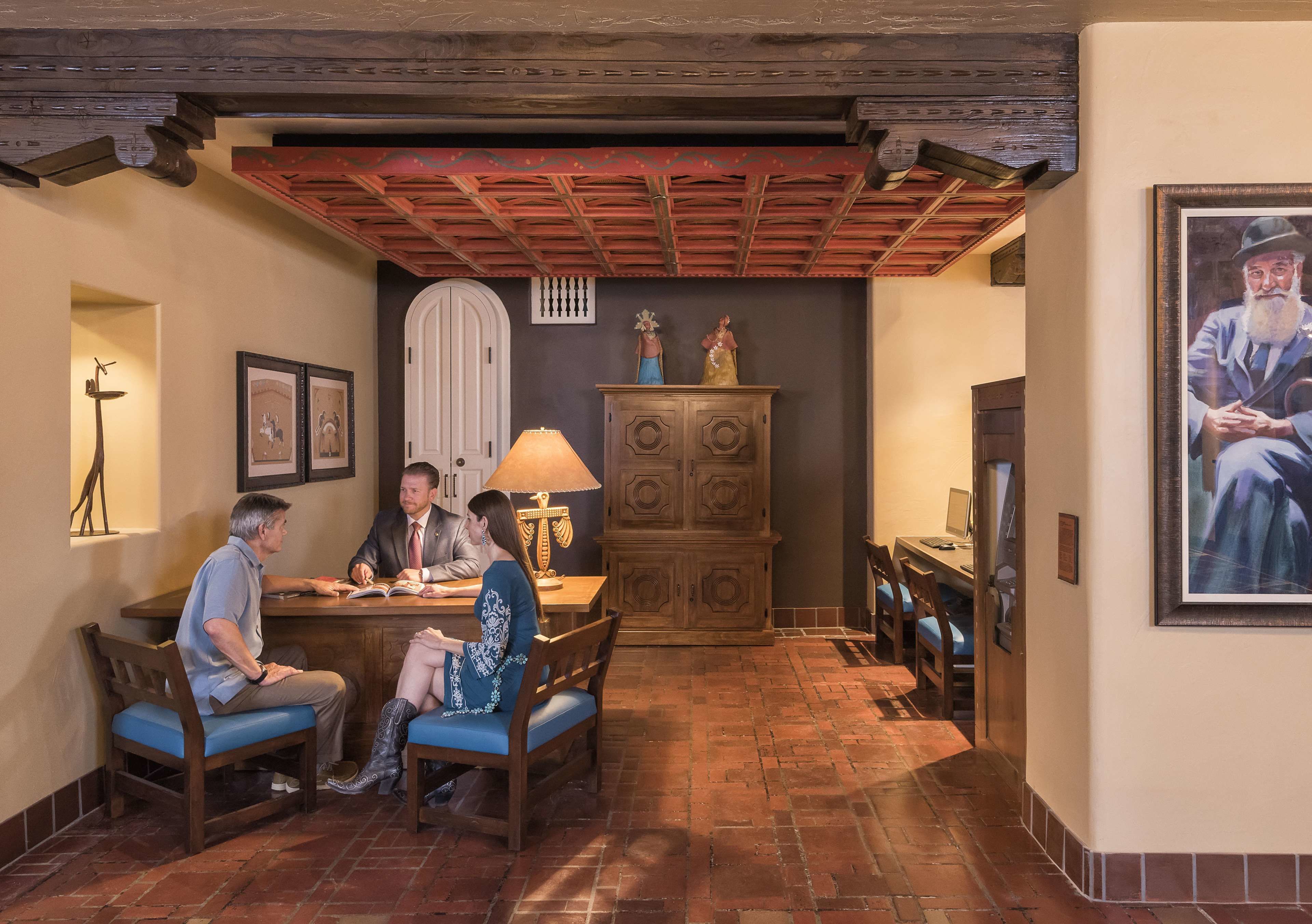 2 restaurants, breakfast served