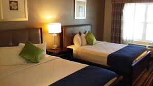 Blackout drapes, iron/ironing board, cribs (free), WiFi (free) - Baymont by Wyndham Waunakee (Waunakee)