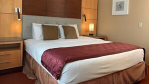 Blackout drapes, iron/ironing board, cribs (free), WiFi (free) - Baymont by Wyndham Waunakee (Waunakee)