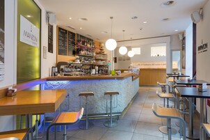Bar (en la propiedad)