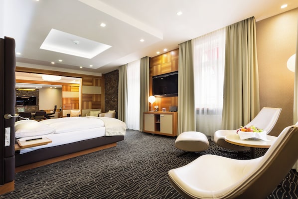 Presidential Suite, 1 Bedroom, Balcony | Minibar, in-room safe, soundproofing, free WiFi