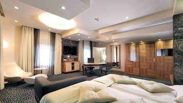 Minibar, in-room safe, soundproofing, free WiFi