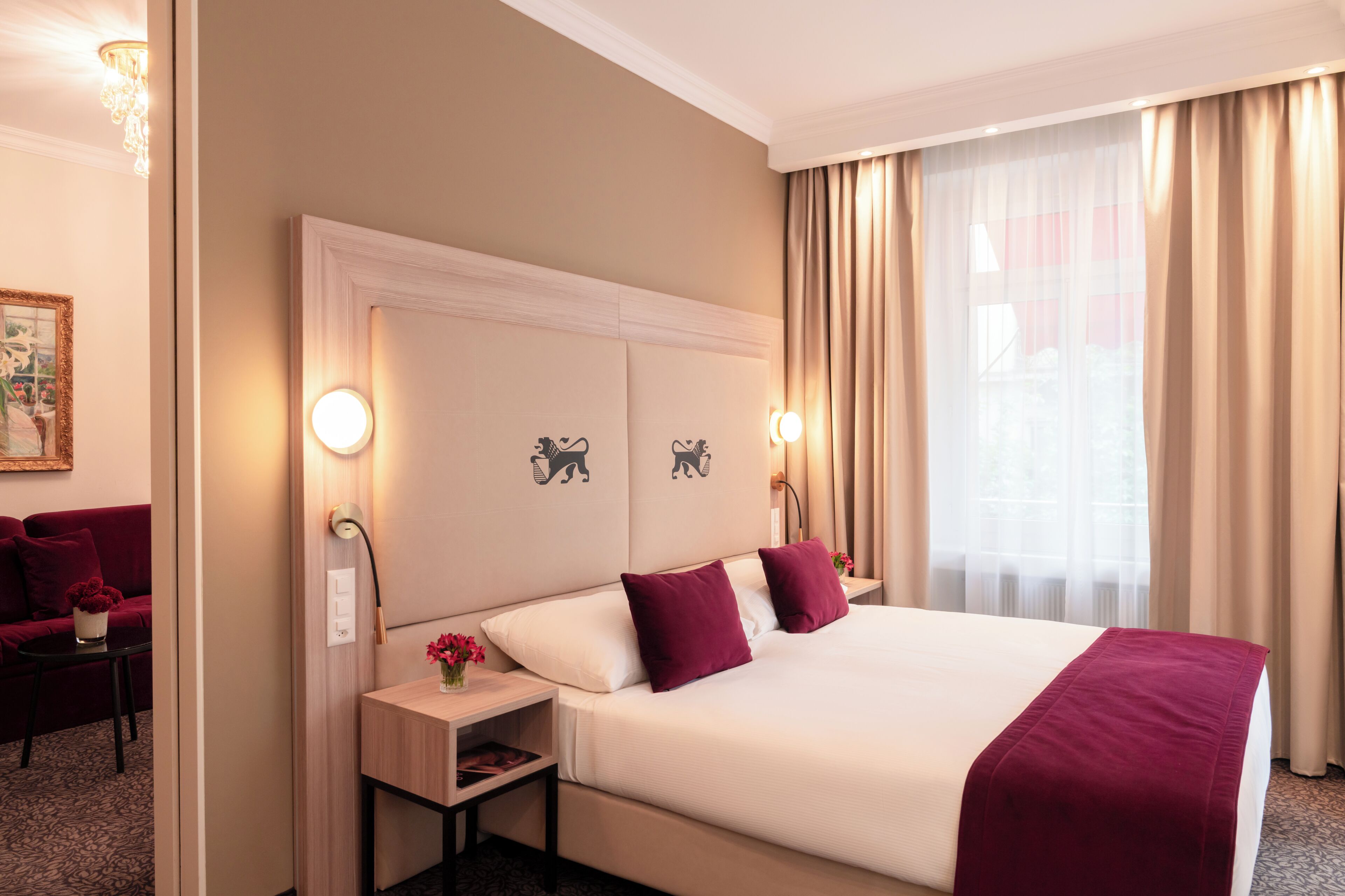 Suíte júnior, sacada | Frigobar, cofres nos quartos, quartos à prova de som, Wi-Fi de cortesia