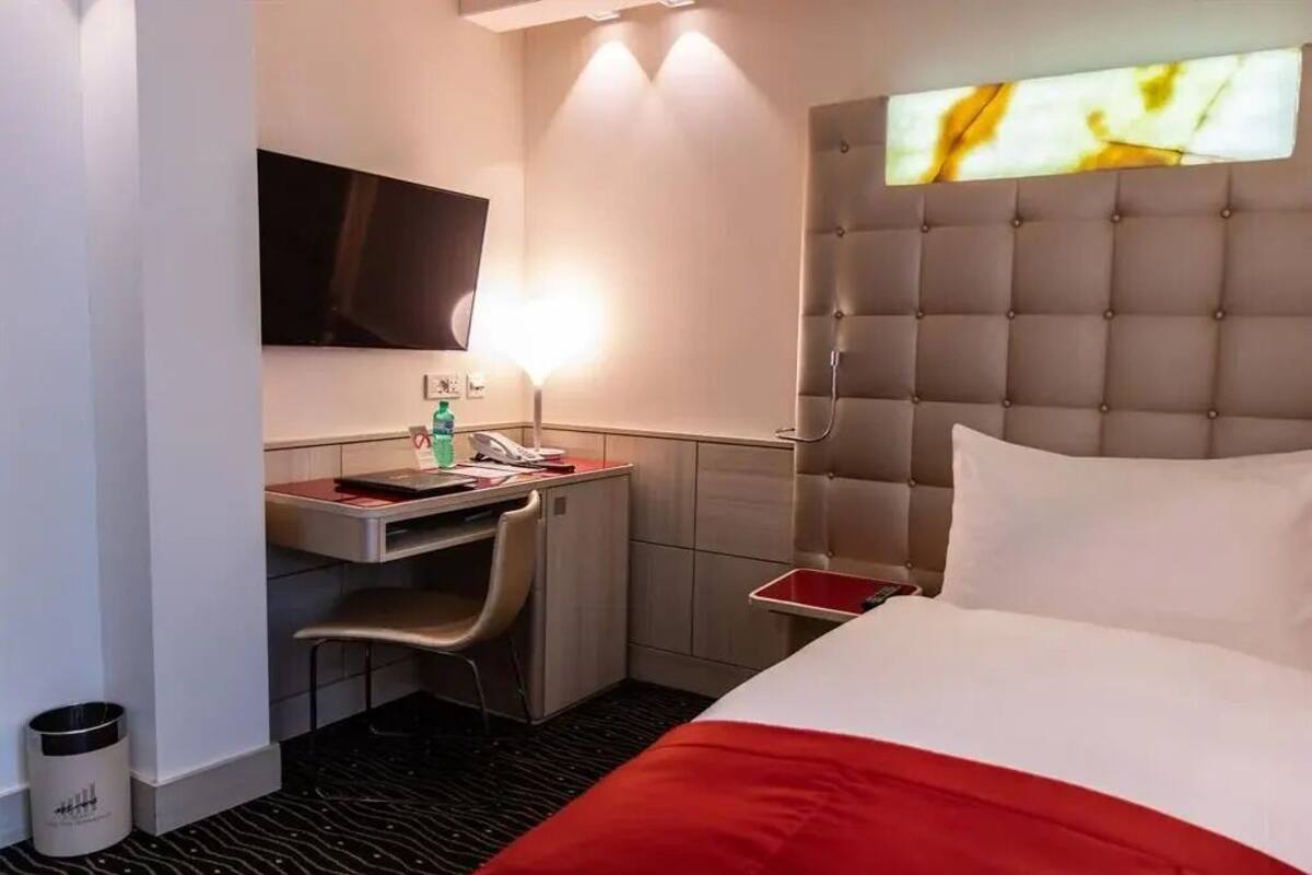 Minibar, caja de seguridad en la habitación y sistema de insonorización 