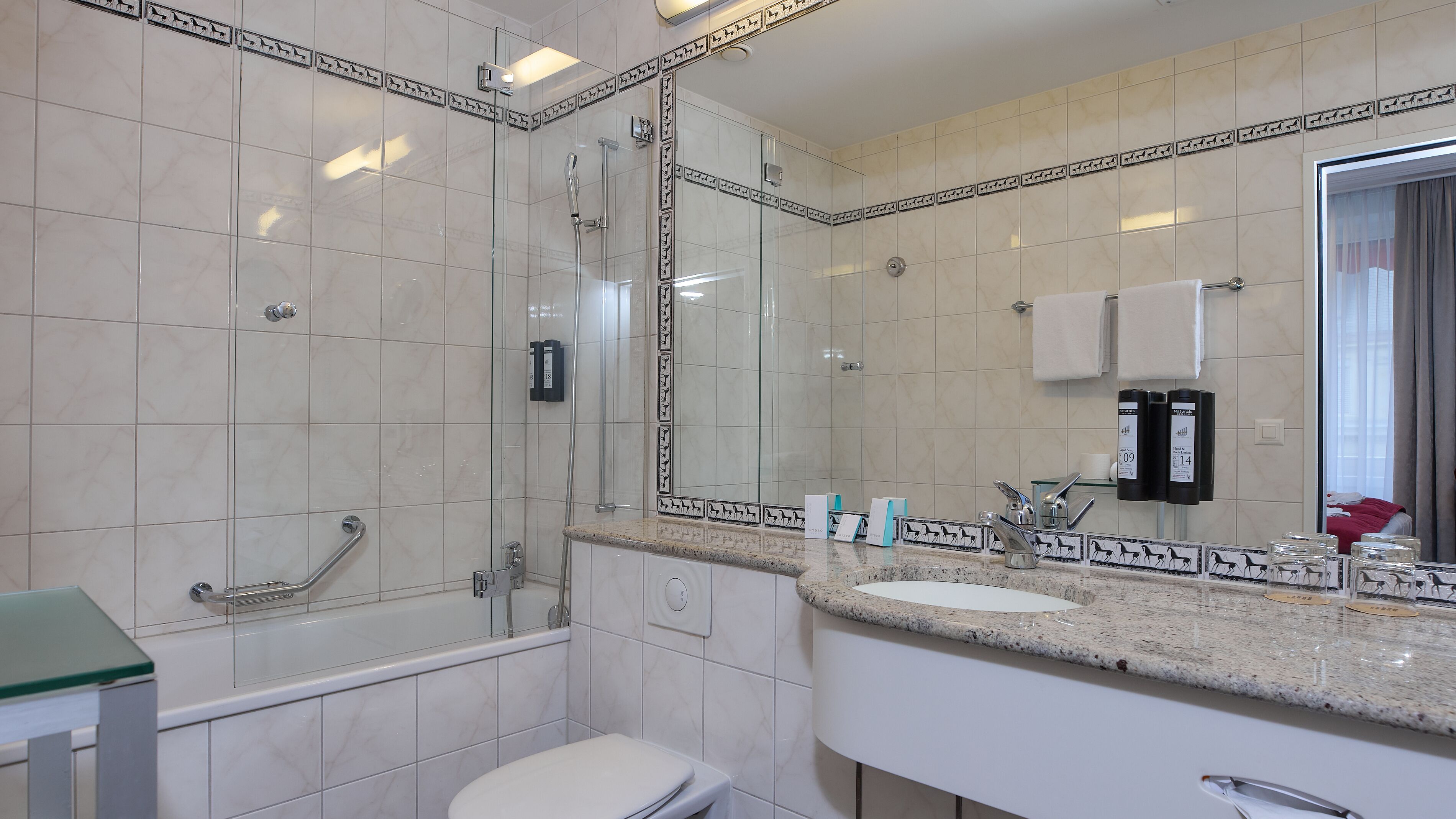 deluxe top view room | bathroom | free toiletries, hair dryer, towels