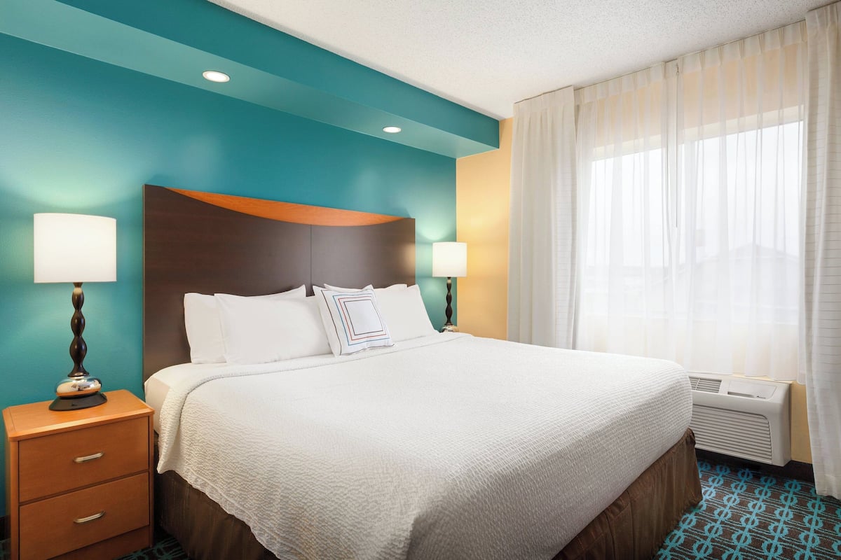 Hypo-allergenic bedding, pillow-top beds, blackout curtains