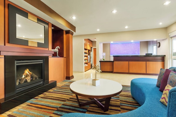 Lobby lounge - Fairfield Inn & Suites Omaha East/Council Bluffs, IA (Council Bluffs)