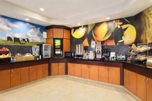 Free daily continental breakfast 