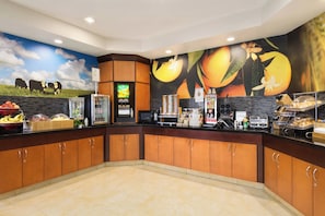 Free daily continental breakfast