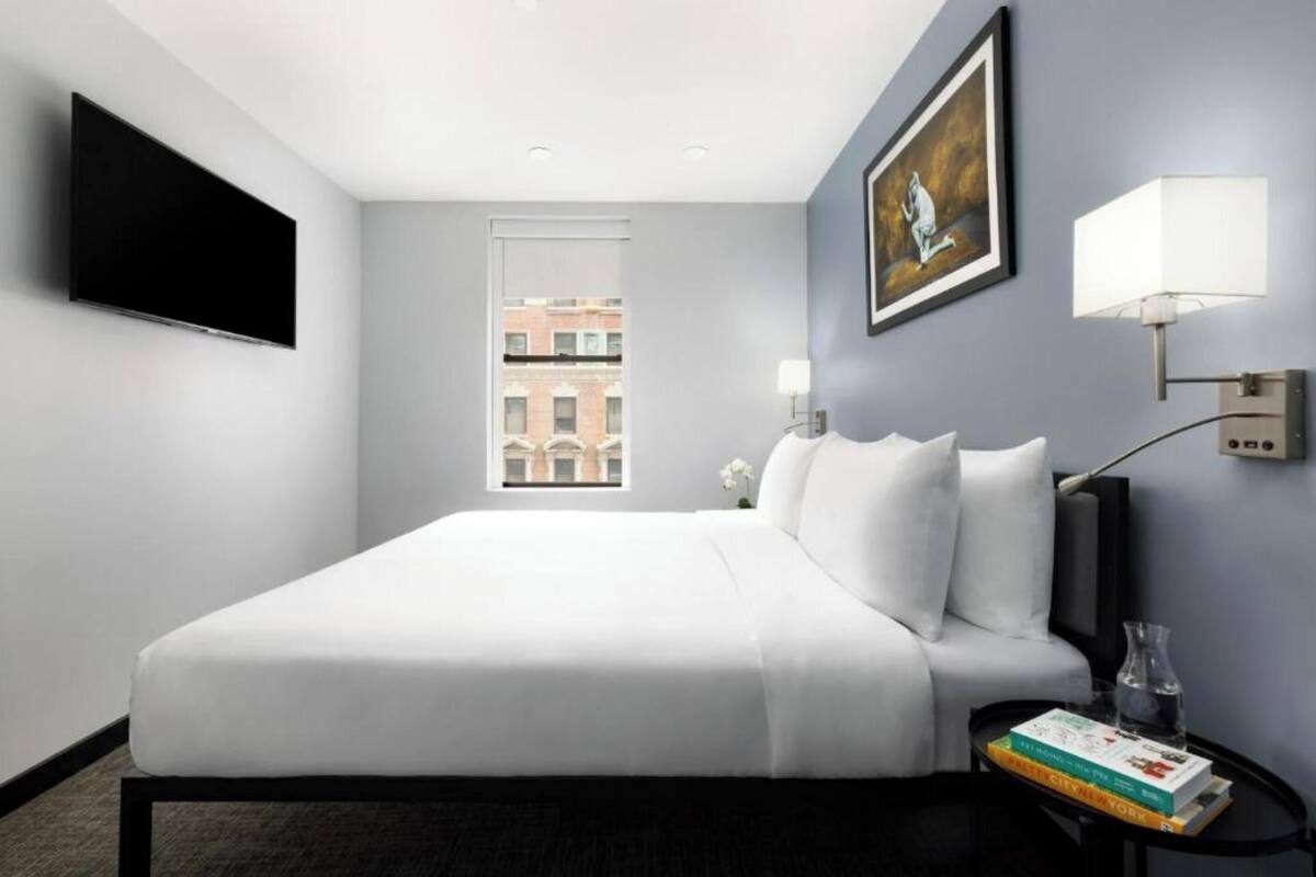 Egyptian cotton sheets, premium bedding, in-room safe, desk