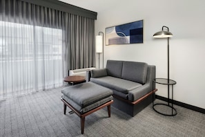 Premium bedding, desk, laptop workspace, iron/ironing board - Courtyard by Marriott Atlanta Duluth/Gwinnett Place (Duluth)