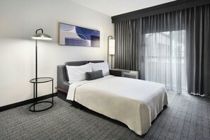 Premium bedding, desk, laptop workspace, iron/ironing board - Courtyard by Marriott Atlanta Duluth/Gwinnett Place (Duluth)