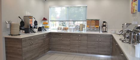 Free daily buffet breakfast
