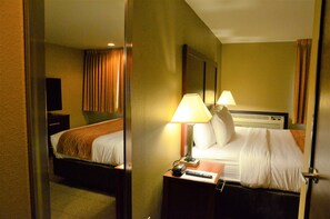 1 King Bed, Suite, Nonsmoking, Upgrade | Premium bedding, in-room safe, desk, blackout curtains