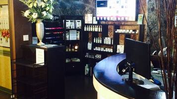 Couples treatment rooms, body treatments, hydrotherapy, aromatherapy