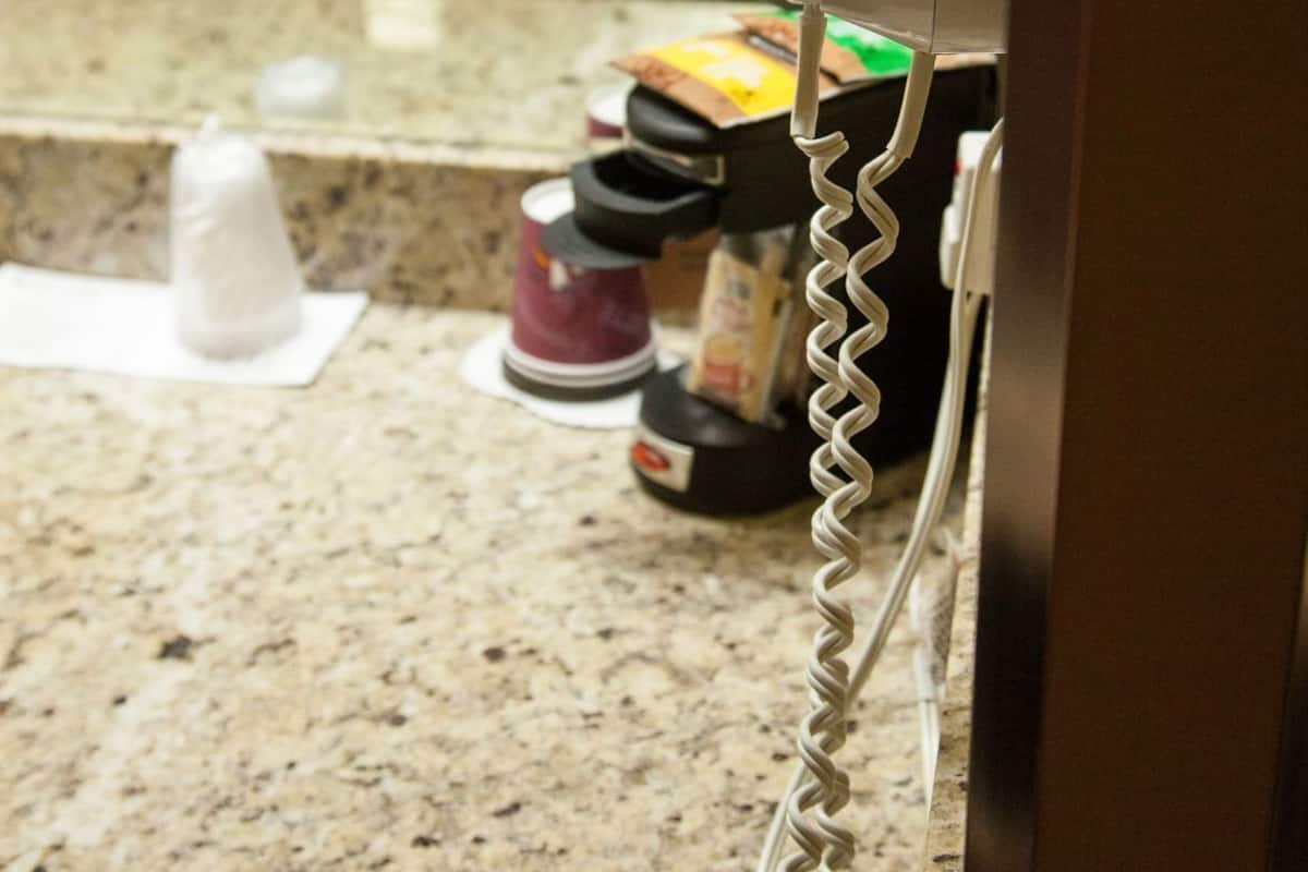 Badezimmerausstattung | Kostenlose Toilettenartikel, Haartrockner, Handtücher, Seife