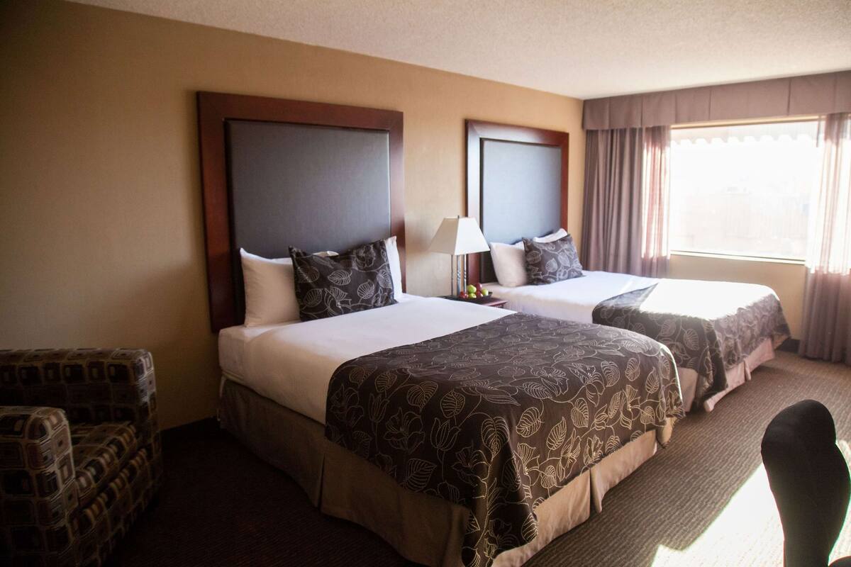 Premium bedding, pillowtop beds, in-room safe, desk