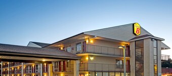 Super 8 by Wyndham Fredericksburg
