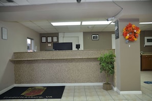 Lobby - Super 8 by Wyndham Fredericksburg (Fredericksburg)