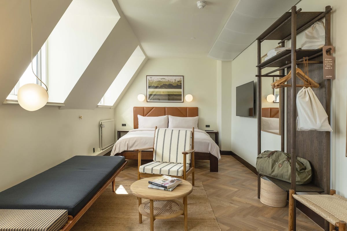 Free WiFi, bed sheets, alarm clocks