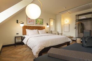 Deluxe King Room | Free WiFi, bed sheets, alarm clocks