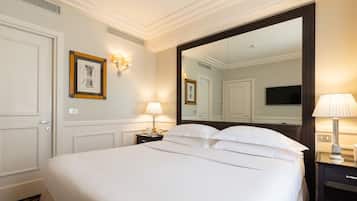 Suite Classic | Biancheria da letto di alta qualità, copriletto in piuma, minibar