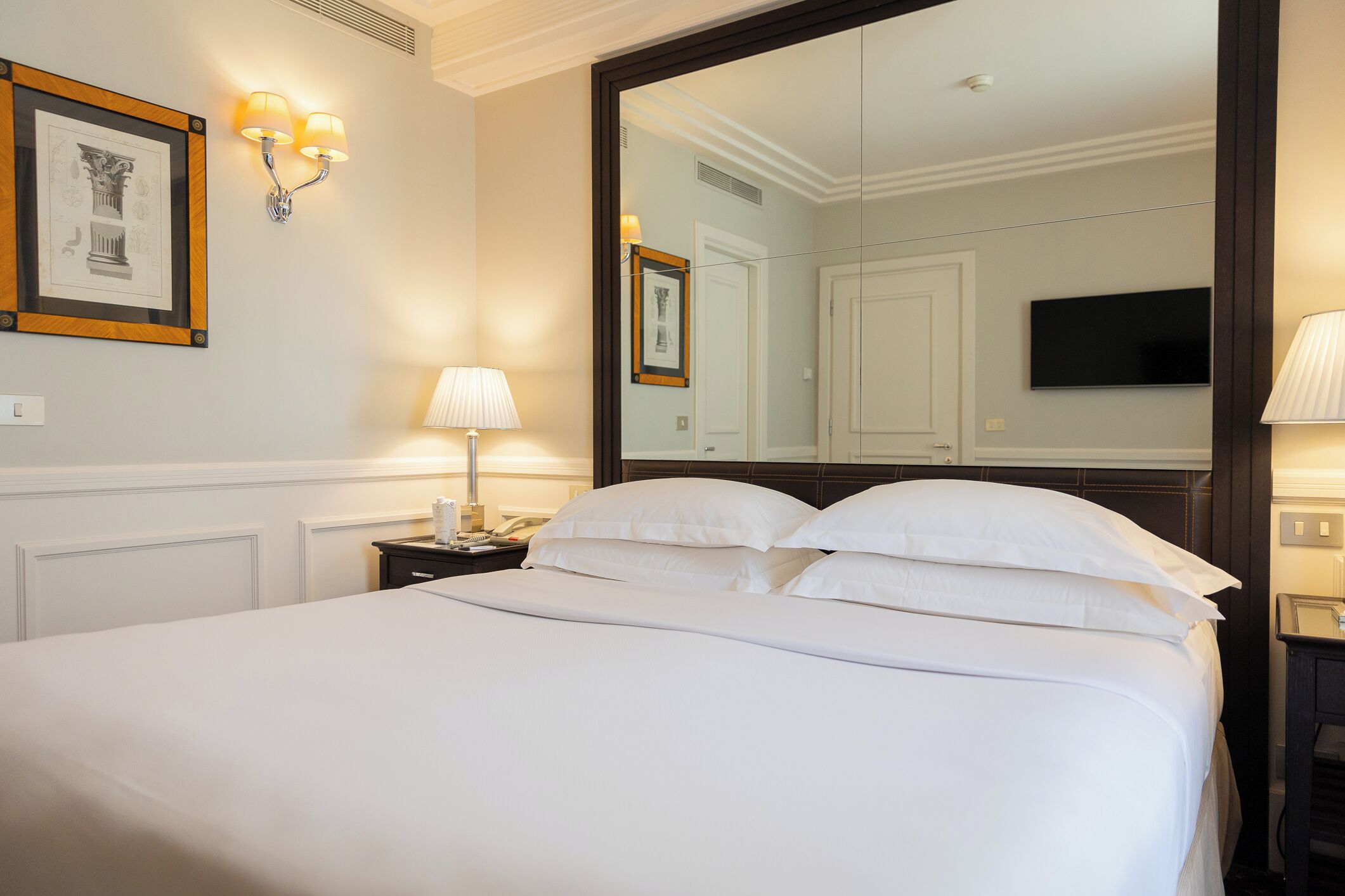 Classic-Suite | Hochwertige Bettwaren, Daunenbettdecken, Minibar, Zimmersafe