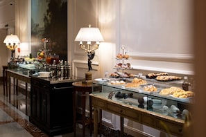 Local cuisine breakfast for a fee - Grand Hotel Sitea (Turin)