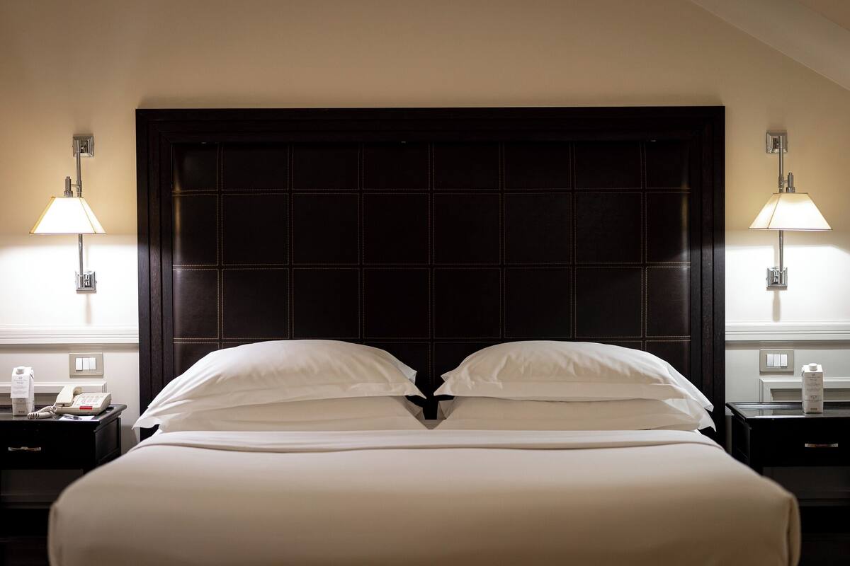 Junior Suite | Premium bedding, down comforters, minibar, in-room safe
