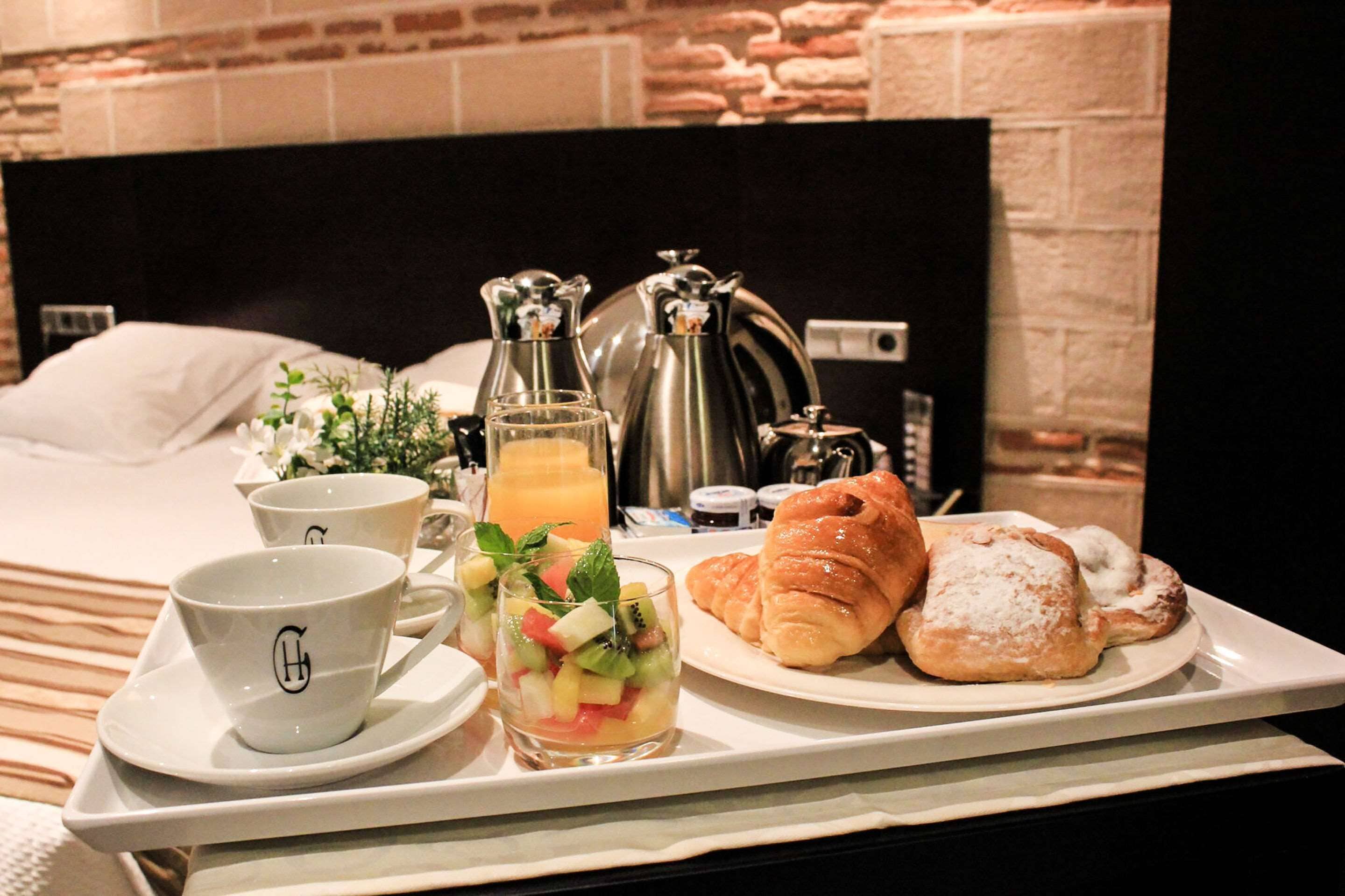 Morgenmadsbuffet hver dag (24 EUR pr. person)