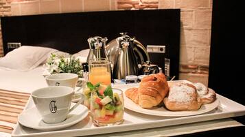 Petit déjeuner buffet (24 EUR par personne)