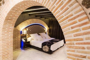 Minibar, in-room safe, desk, soundproofing