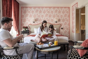 Junior Suite | 1 bedroom, premium bedding, minibar, in-room safe