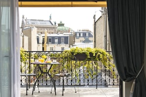 Suite Terrasse - Vue Toits de l'Opera | View from room