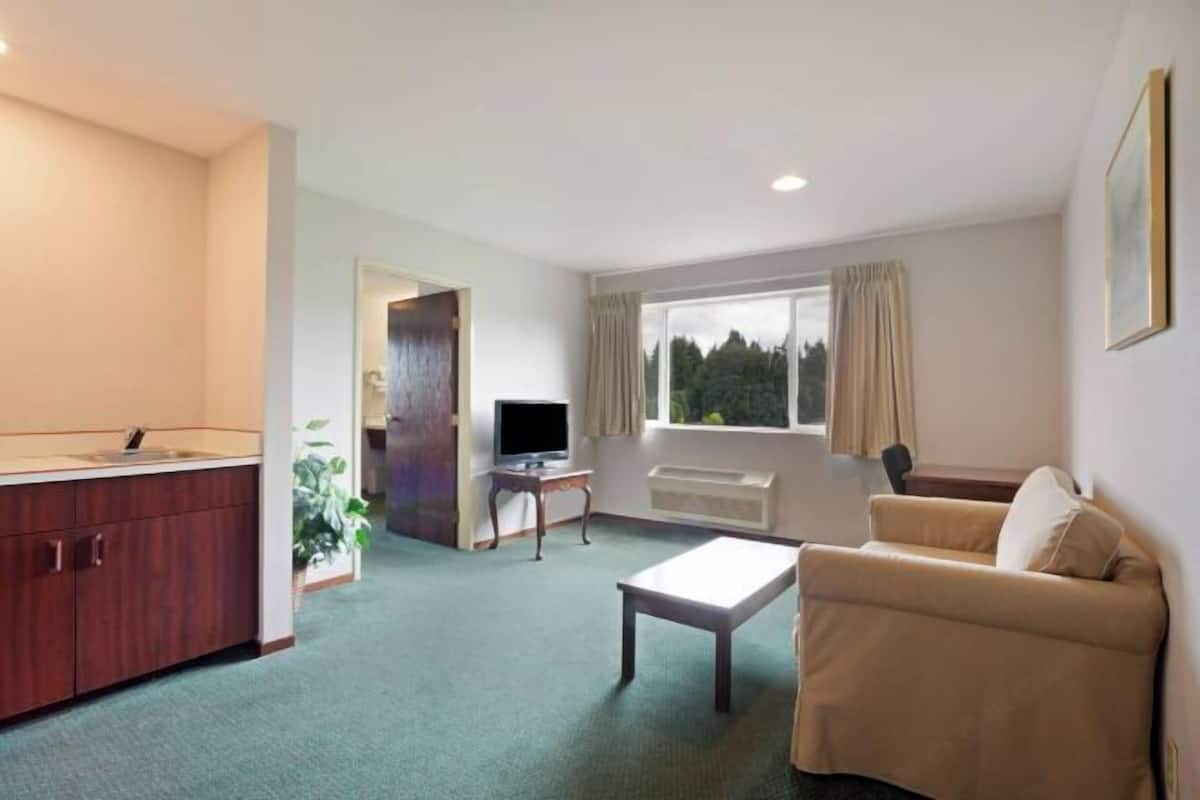 Living area | TV