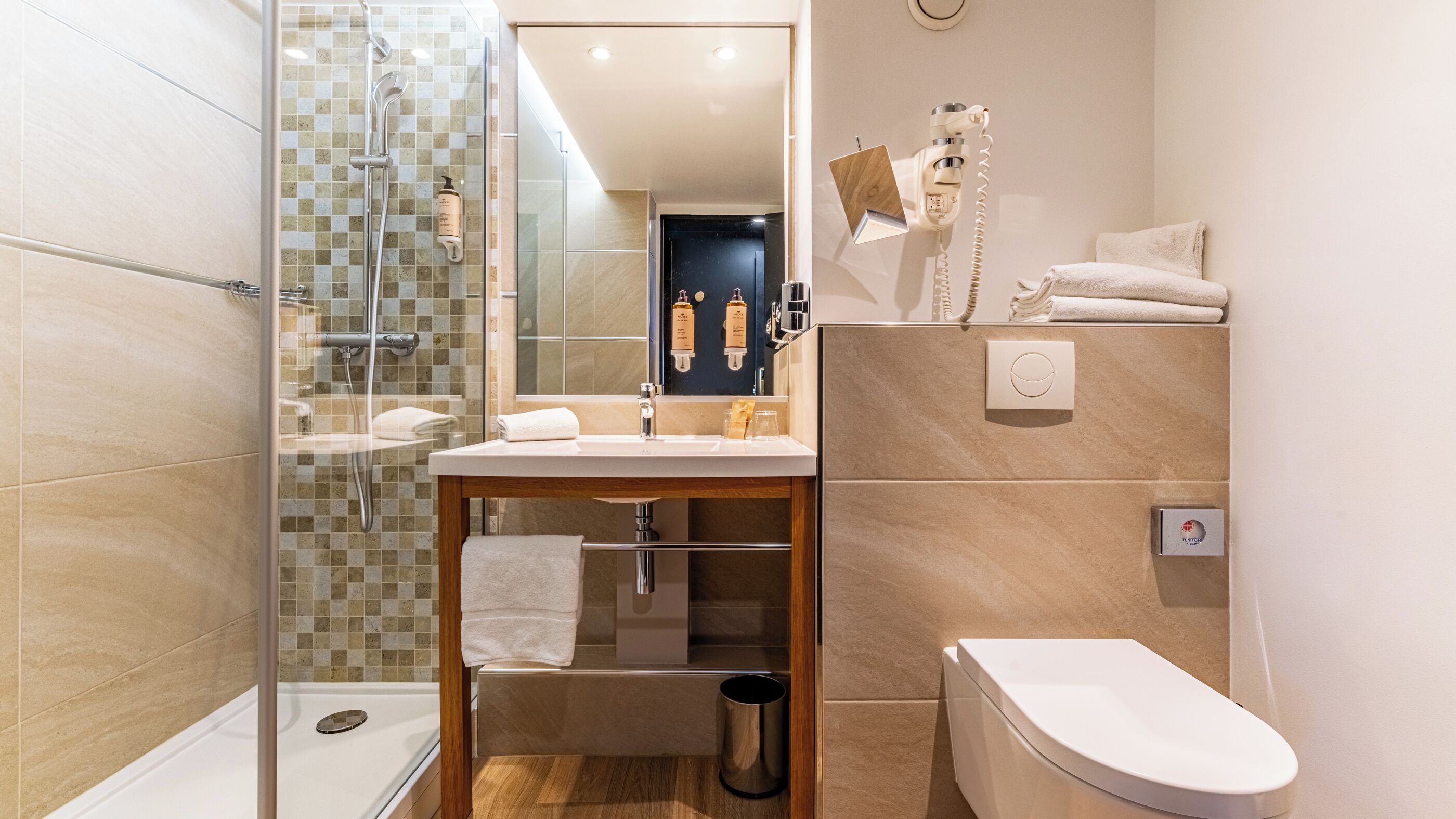privilege, superior room, 1 double bed | bathroom | eco-friendly toiletries, hair dryer, towels