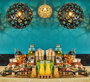 Daily buffet breakfast (EUR 17.90 per person)