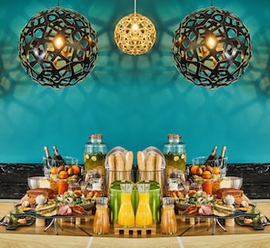 Daily buffet breakfast (EUR 17.90 per person)